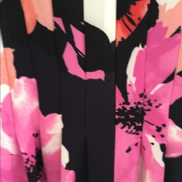 Fully lined sleeveless floral dress - Picture 9 of 15